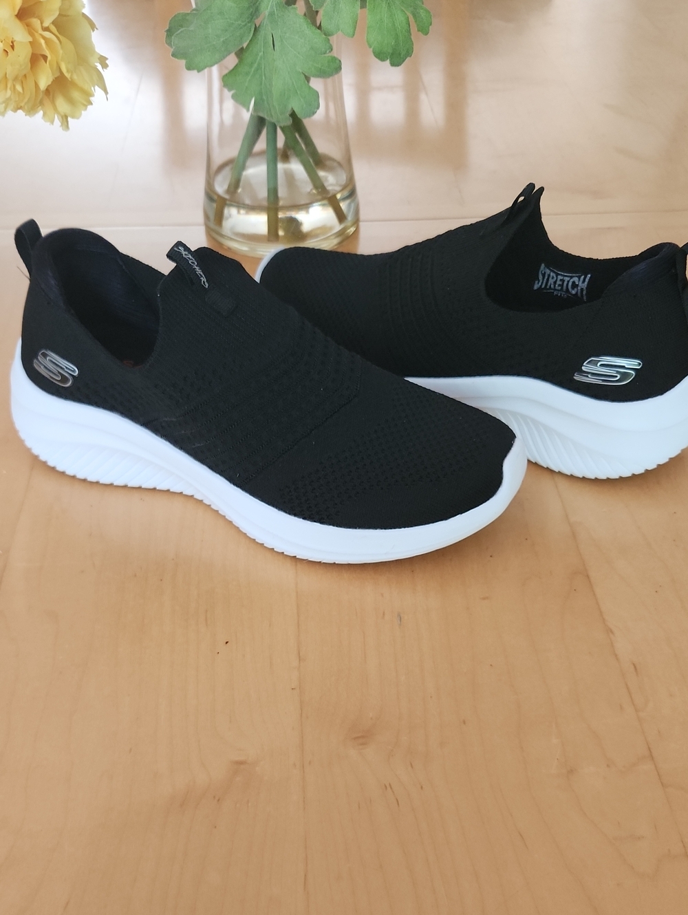 Ladies Skechers Air Cooled - Picture 3 of 5
